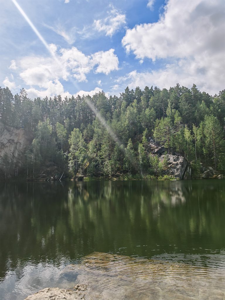 Вода, завтрак и спокойный утренний ритуал